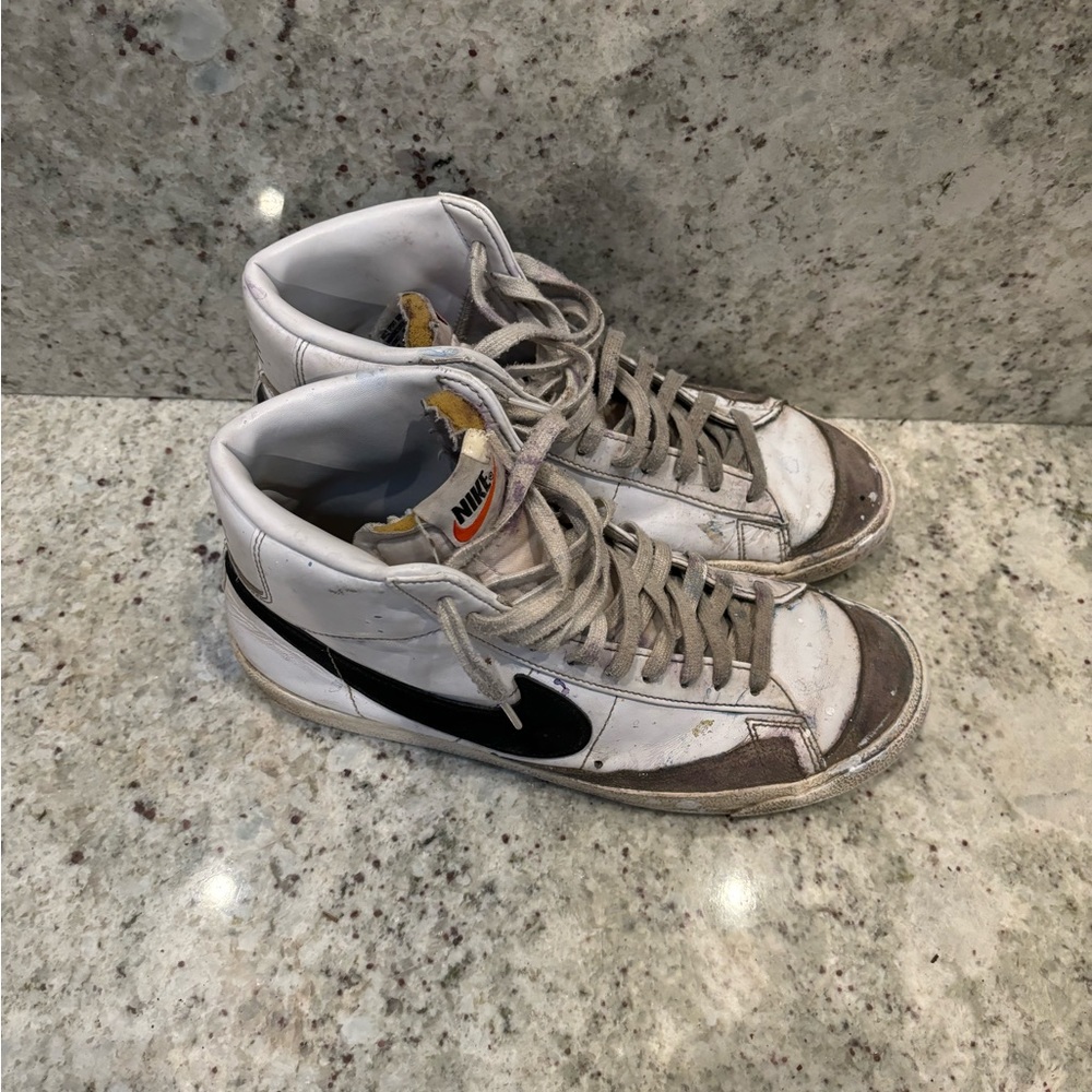 Nike Blazers size 9.5